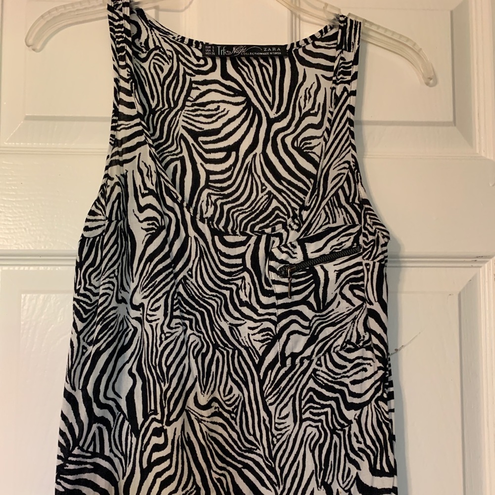 Sleeveless Zebra Print Blouse. Small